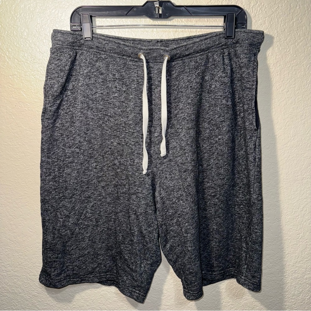 Men’s Heather Gray Athletic Shorts Size Medium Elastic Waist Gym Workout Lounge
